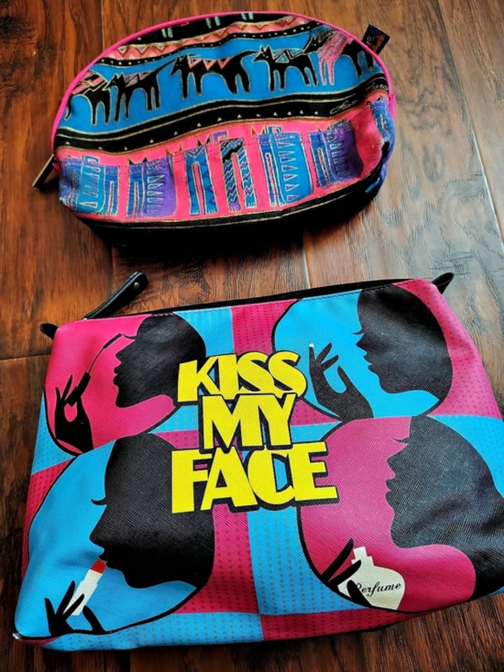 Laurel Burch cats and KISS MY FACE Cosmetic makeup Bags bundle of 2 Gift Set